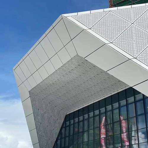 地鐵氟碳鋁單板